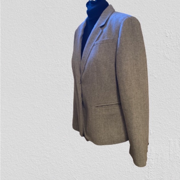 Banana Republic Jackets & Blazers - Banana Republic women’s grey tweed blazer-size 12